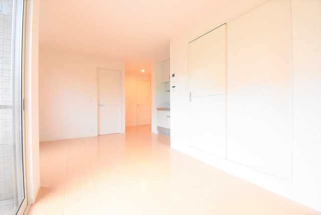 ��ʌ��z�J�s���R���ڂ̃A�p�[�g�̋��ԁE���r���O