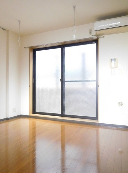 ��ʌ��������܎s�Y�a��j���J�P���ڂ̃}���V�����̋��ԁE���r���O