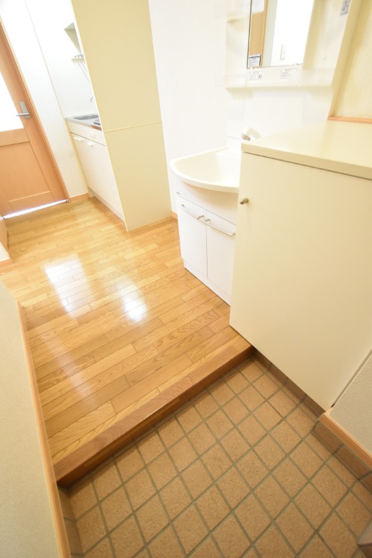 ��ʌ��������܎s��{��听���P���ڂ̃A�p�[�g�̌���