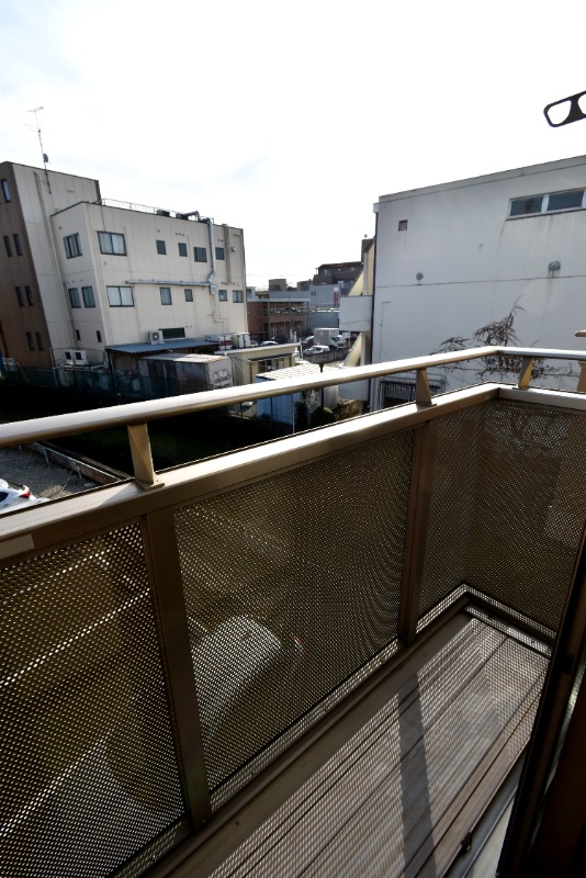 ��ʌ��������܎s��{��听���P���ڂ̃A�p�[�g�̃o���R�j�[