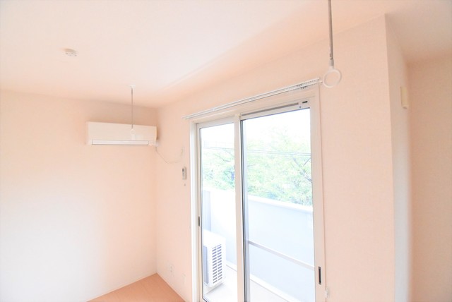 ��ʌ��z�J�s���R���ڂ̃A�p�[�g�̂��̑��ݔ�