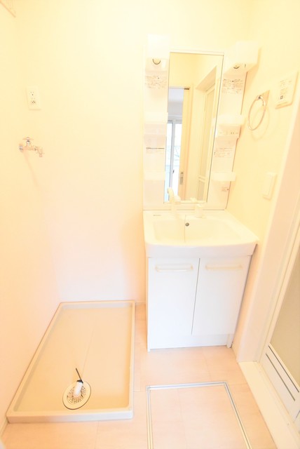 ��ʌ��z�J�s���R���ڂ̃A�p�[�g�̐��ʏ�