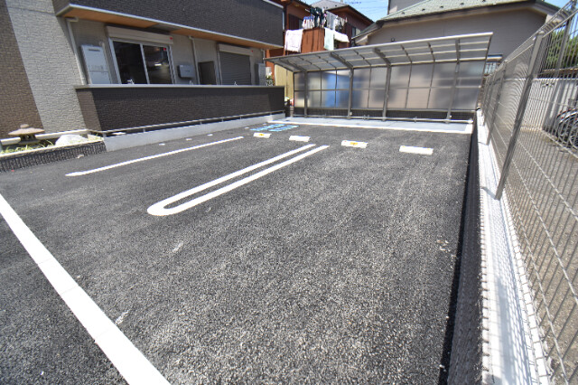 ��ʌ��������܎s��΋戤�����̃A�p�[�g�̒��ԏ�