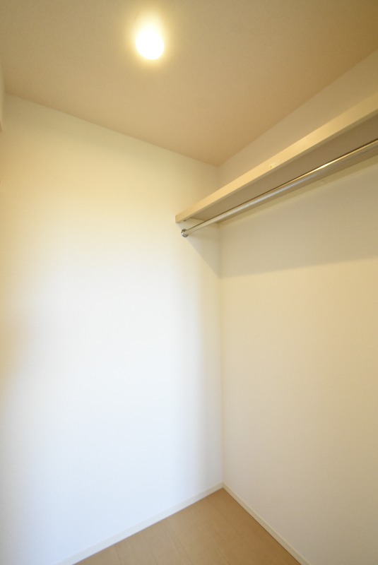 ��ʌ�����s���V���̃A�p�[�g�̎��[