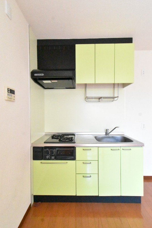 ��ʌ��������܎s�Y�a��k�Y�a�Q���ڂ̃A�p�[�g�̃L�b�`��