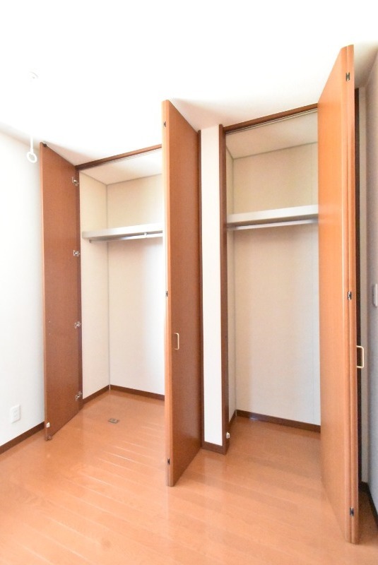 ��ʌ��������܎s�Y�a��k�Y�a�Q���ڂ̃A�p�[�g�̎��[