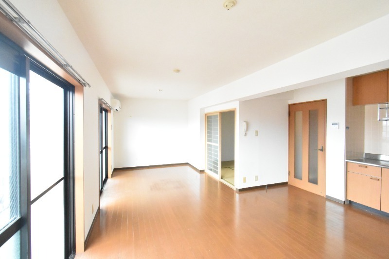 ��ʌ�����s�˒������̃}���V�����̋��ԁE���r���O