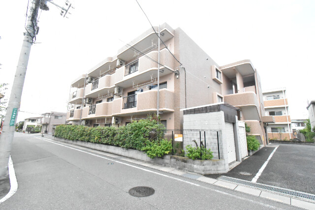 ��ʌ�����s�˒������̃}���V�����̌����O��