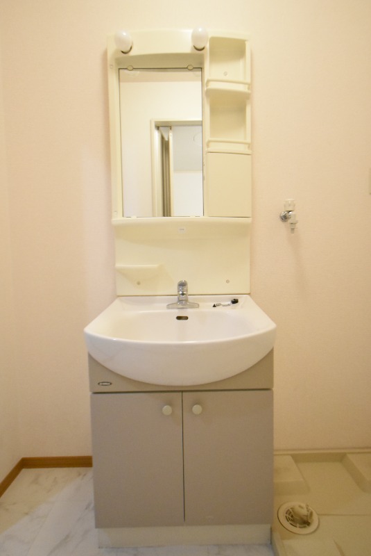 ��ʌ��������܎s�k��g�쒬�Q���ڂ̃A�p�[�g�̐��ʏ�