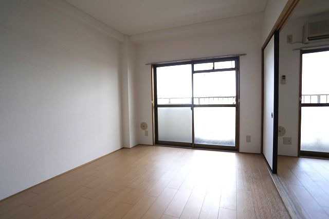 ��ʌ�����s�厚���~�J�̃}���V�����̋��ԁE���r���O