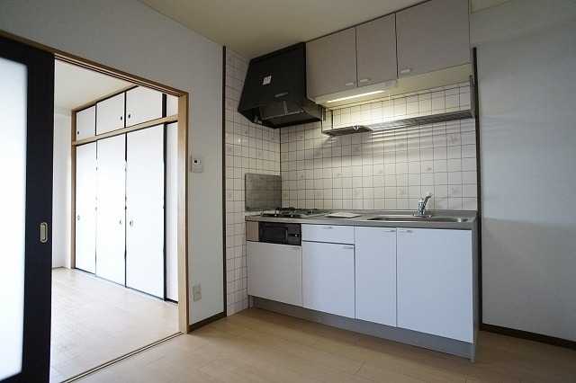 ��ʌ�����s�厚���~�J�̃}���V�����̃L�b�`��