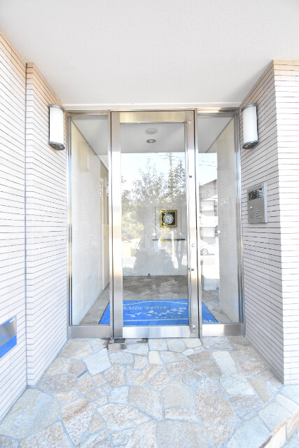 ��ʌ��������܎s�k��y�C���Q���ڂ̃}���V�����̃G���g�����X