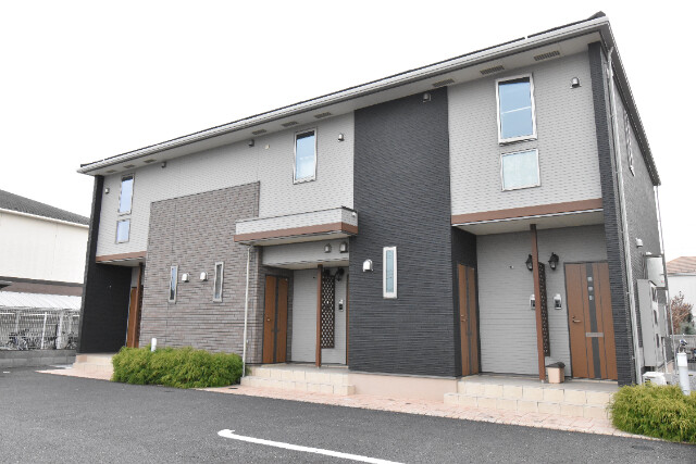 ��ʌ�����s�厚�ΐ_�̃A�p�[�g�̌����O��