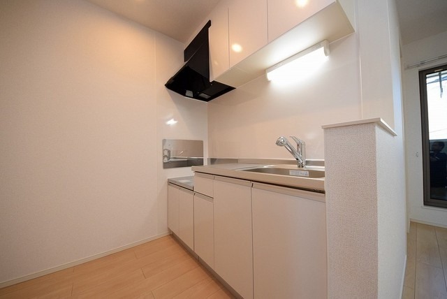 ��ʌ�����s�厚�ΐ_�̃A�p�[�g�̃L�b�`��