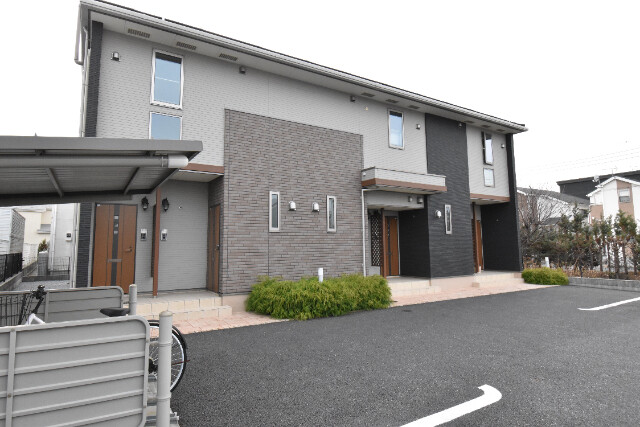 ��ʌ�����s�厚�ΐ_�̃A�p�[�g�̂��̑�