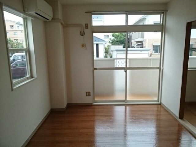 ��ʌ��������܎s�΋擌�Y�a�Q���ڂ̃}���V�����̋��ԁE���r���O