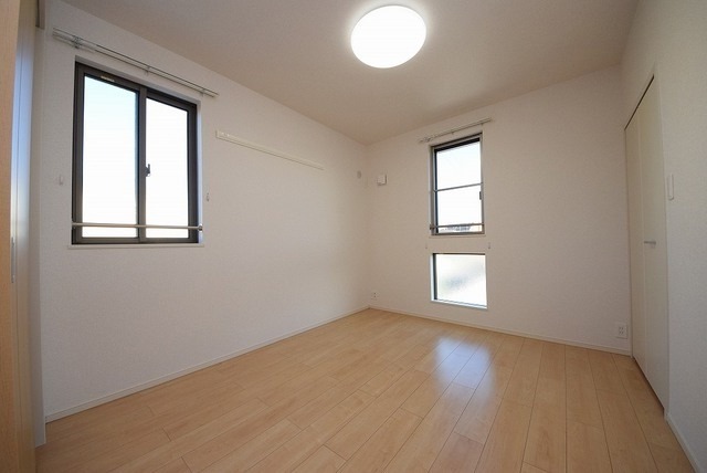 ��ʌ�����s�厚�ΐ_�̃A�p�[�g�̂��̑������E�X�y�[�X