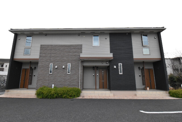 ��ʌ�����s�厚�ΐ_�̃A�p�[�g�̃G���g�����X