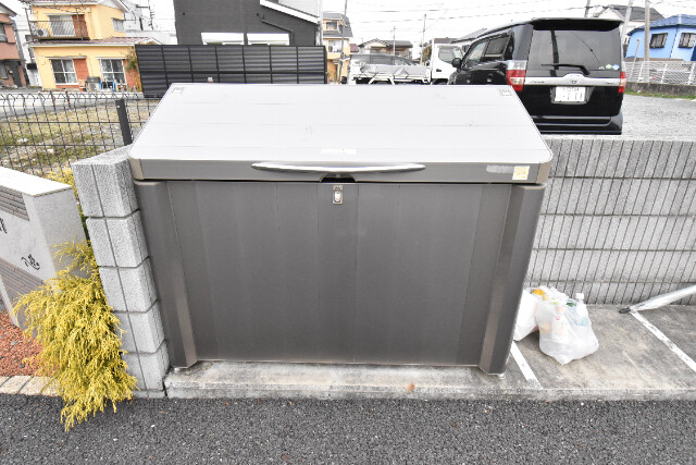 ��ʌ�����s�厚�ΐ_�̃A�p�[�g�̂��̑�