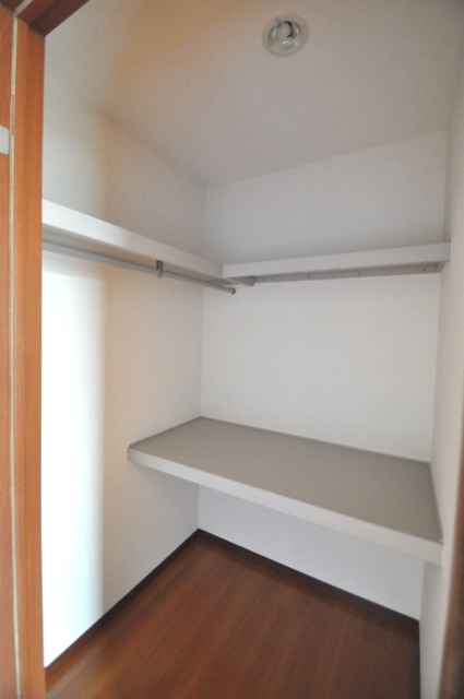 ��ʌ�����s�ܔԒ��̃A�p�[�g�̎��[