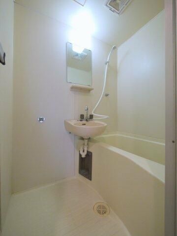 ��ʌ��������܎s�k��y�C���̃A�p�[�g�̃o�X