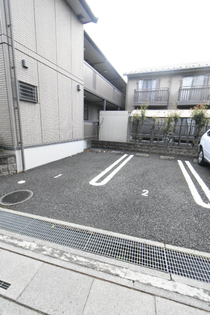 ��ʌ��������܎s�����擌��{�S���ڂ̃A�p�[�g�̒��ԏ�