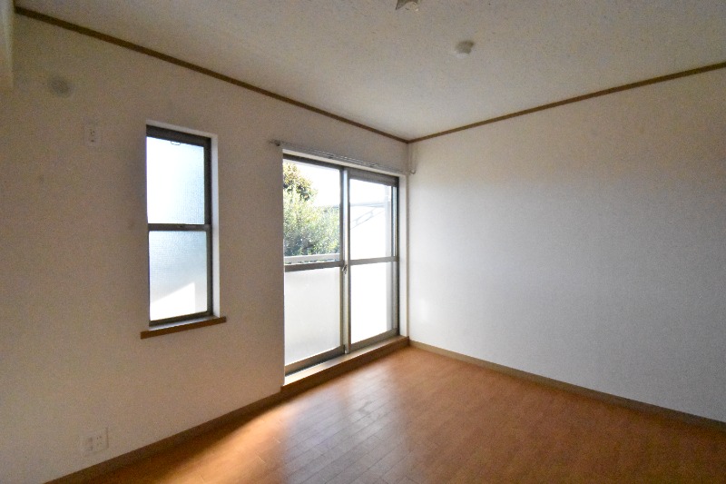 ��ʌ�����s�厚�����̃A�p�[�g�̂��̑������E�X�y�[�X