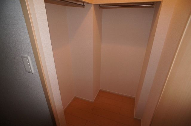 ��ʌ�����s�����Q���ڂ̃A�p�[�g�̎��[