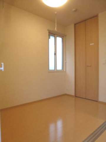 ��ʌ������s�ԌI�S���ڂ̃A�p�[�g�̋��ԁE���r���O