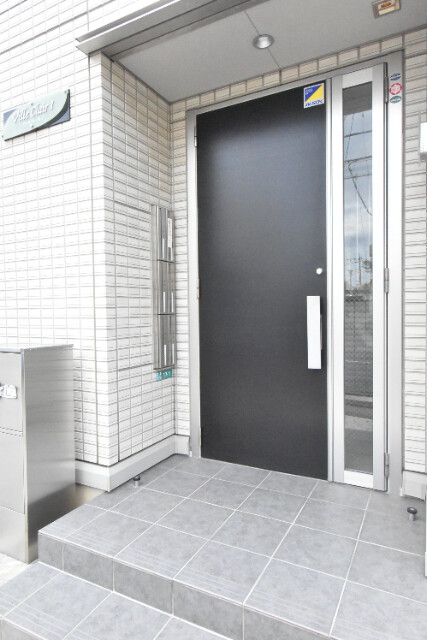 ��ʌ������s�ԌI�S���ڂ̃A�p�[�g�̃G���g�����X