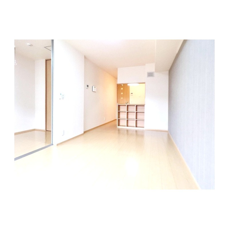 ��ʌ������s�ԌI�S���ڂ̃A�p�[�g�̋��ԁE���r���O