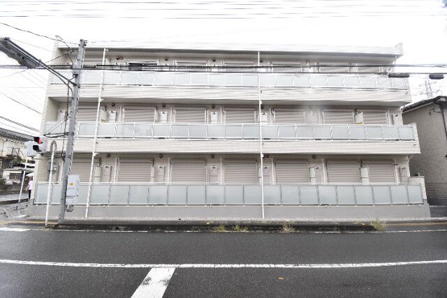 ��ʌ��������܎s��{��听���P����341-1�̃}���V�����̌����O��