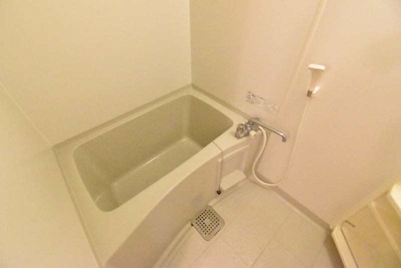 ��ʌ��z�J�s���������̃A�p�[�g�̃o�X