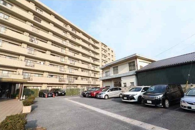 ��ʌ��z�J�s�����P���ڂ̃}���V�����̒��ԏ�