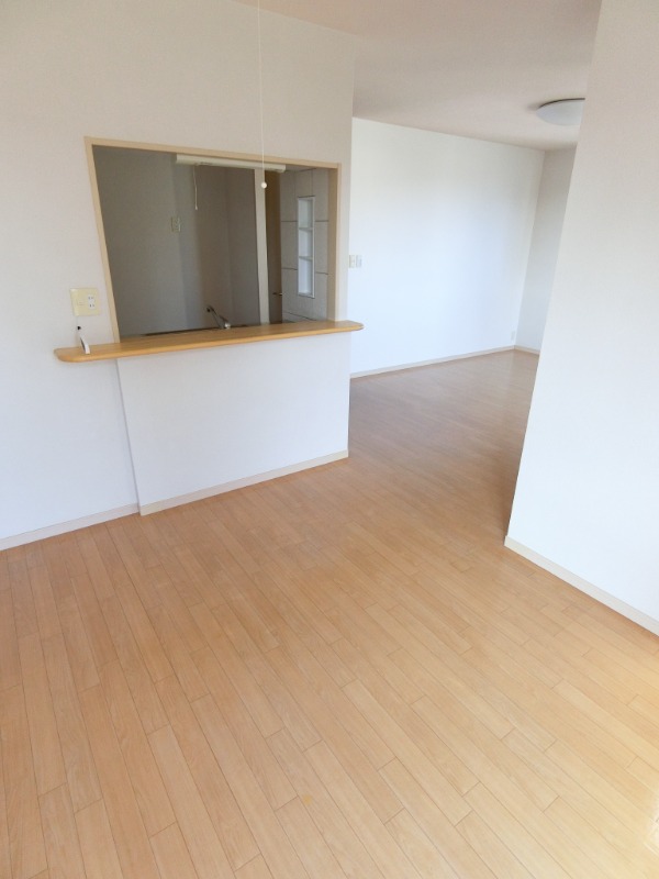 ��ʌ��������܎s��΋擌��΂S���ڂ̃}���V�����̋��ԁE���r���O