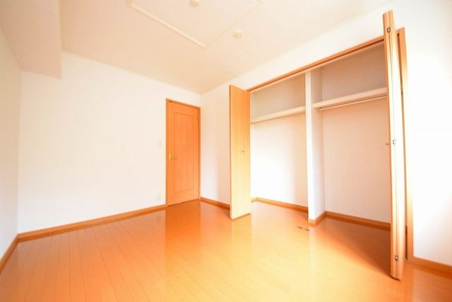 ��ʌ�����s�厚���s�̃A�p�[�g�̎��[