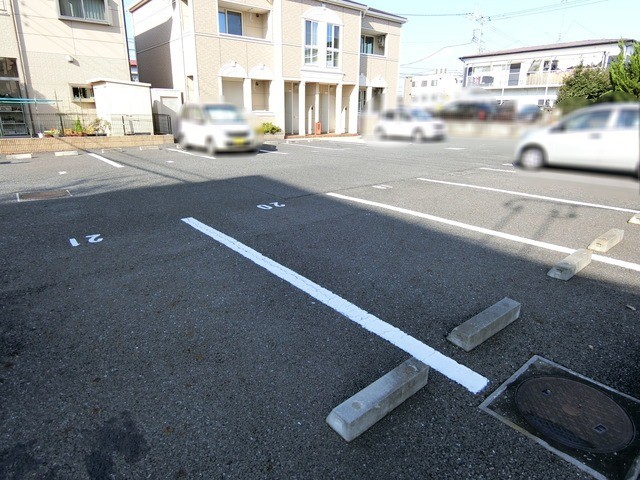 ��ʌ��������܎s��΋擌��΂S���ڂ̃}���V�����̒��ԏ�