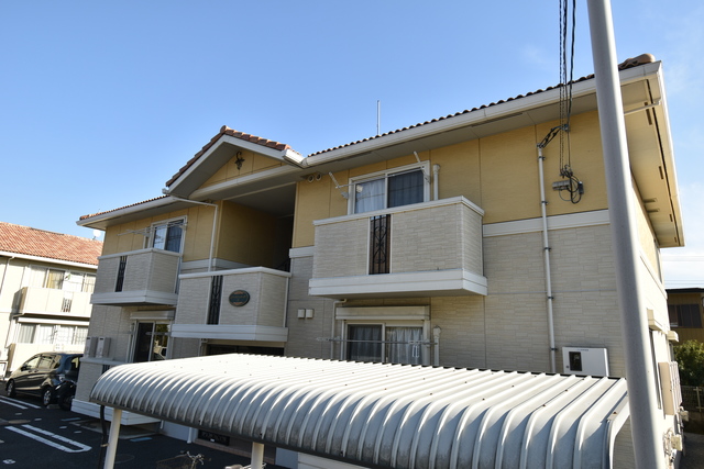 ��ʌ��������܎s�k��{�����̃A�p�[�g�̌����O��