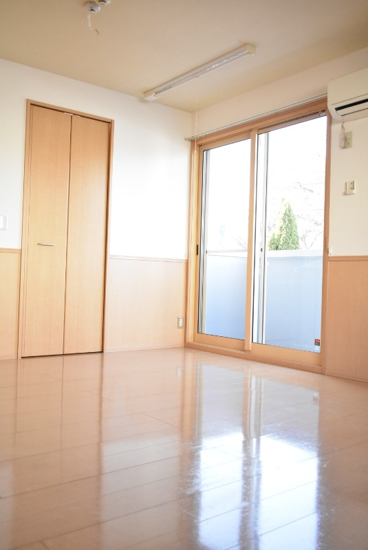 ��ʌ��������܎s�k��{�����̃A�p�[�g�̋��ԁE���r���O