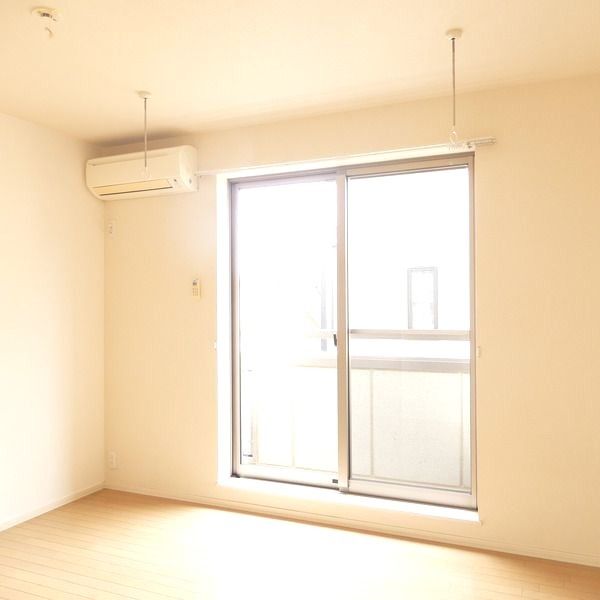 ��ʌ��z�J�s�ԎR���S���ڂ̃A�p�[�g�̋��ԁE���r���O