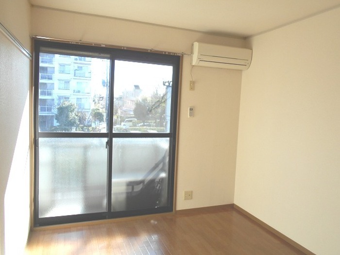 ��ʌ��������܎s�����攪���q�T���ڂ̃A�p�[�g�̂��̑������E�X�y�[�X