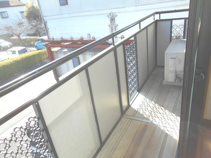 ��ʌ��������܎s�����攪���q�T���ڂ̃A�p�[�g�̃o���R�j�[