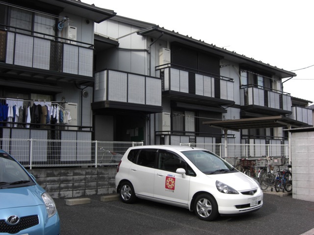 ��ʌ��������܎s�����攪���q�T���ڂ̃A�p�[�g�̒��ԏ�