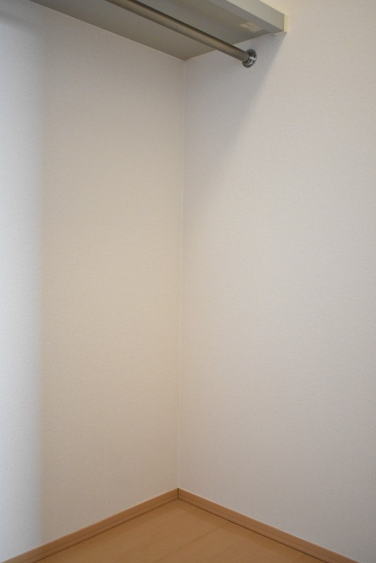 ��ʌ��������܎s�k��{�����̃A�p�[�g�̎��[