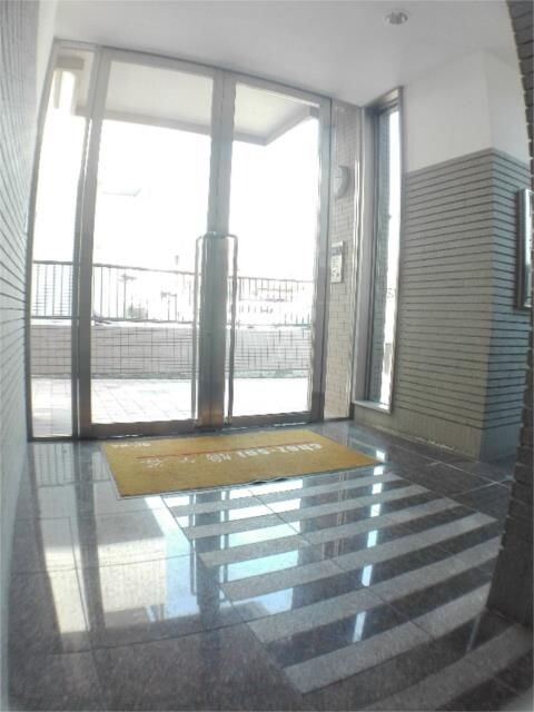 ��ʌ�����s�≺���Q���ڂ̃}���V�����̃G���g�����X