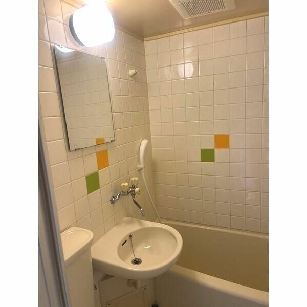 ��ʌ��������܎s��΋���q�P���ڂ̃A�p�[�g�̃o�X