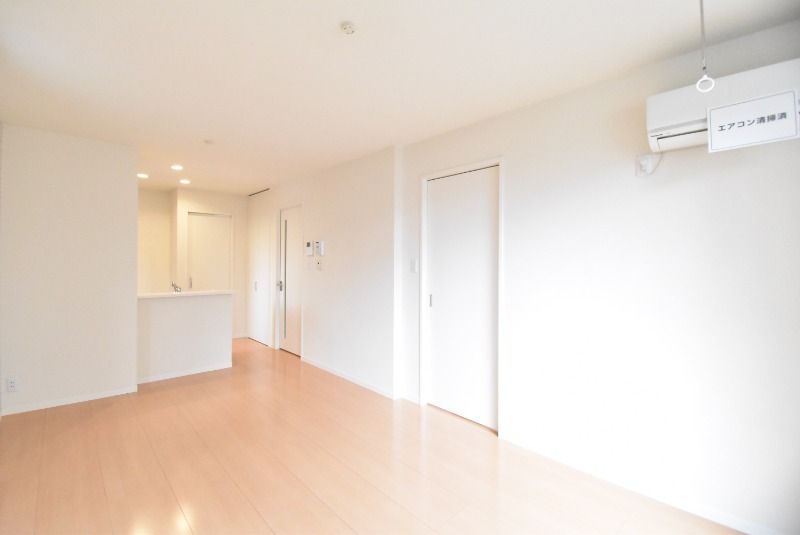 ��ʌ��������܎s��{��V�����P���ڂ̃A�p�[�g�̋��ԁE���r���O