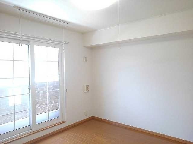 ��ʌ��z�J�s�{�{���R���ڂ̃A�p�[�g�̂��̑������E�X�y�[�X