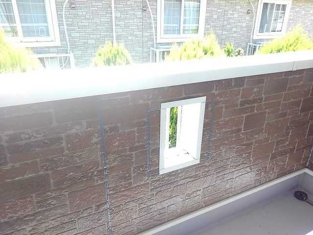 ��ʌ��z�J�s�{�{���R���ڂ̃A�p�[�g�̃o���R�j�[