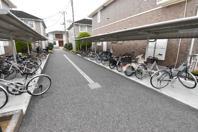 ��ʌ��z�J�s�{�{���R���ڂ̃A�p�[�g�̂��̑�